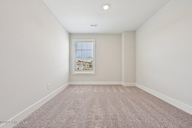 AVAILABLE NOW! This charming three-bedroom - photo 8