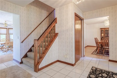 Welcome to this pristine colonial home located in Webster. There - photo 8