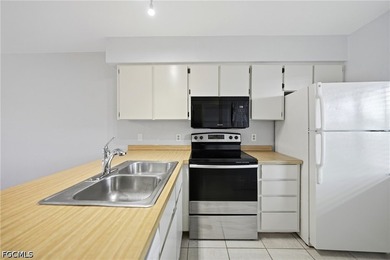 Welcome to Woodsonia, a Westchester Park community in Port - photo 11