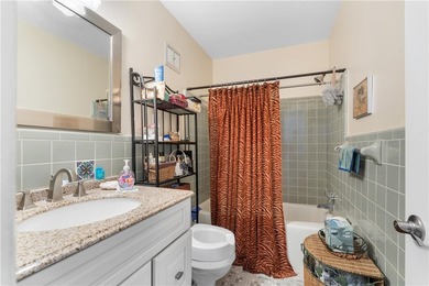 Discover the perfect blend of space and serenity in this - photo 11