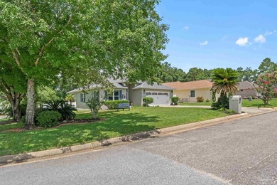 Welcome to this beautifully maintained solid brick home - photo 2