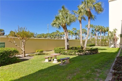 Discover the perfect blend of space and serenity in this - photo 17