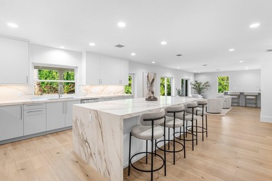 Welcome to this timeless Gulf Stream residence, perfectly - photo 12