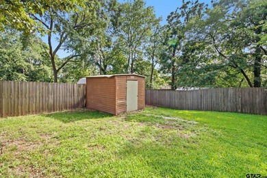 Great corner-lot home in the Hideaway Lake community! This - photo 25