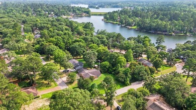 Great corner-lot home in the Hideaway Lake community! This - photo 29
