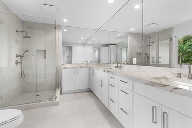 Welcome to this timeless Gulf Stream residence, perfectly - photo 30