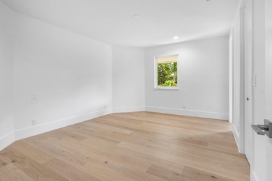Welcome to this timeless Gulf Stream residence, perfectly - photo 31
