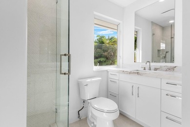 Welcome to this timeless Gulf Stream residence, perfectly - photo 32