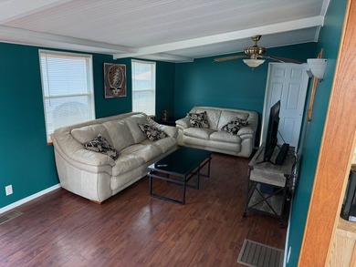 MUST SELL! HUGE PRICE REDUCTION Immaculate park model, move in - photo 6