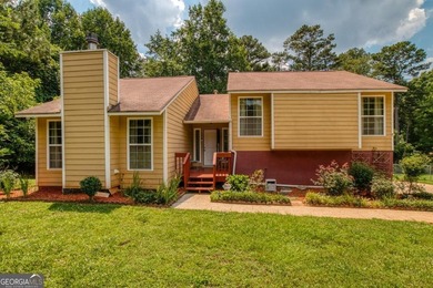 Opportunity awaits in the sought-after Lake Morris area of - photo 2