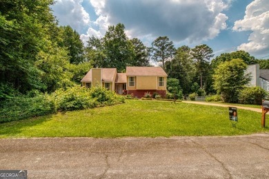Opportunity awaits in the sought-after Lake Morris area of - photo 3