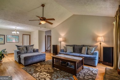 Opportunity awaits in the sought-after Lake Morris area of - photo 9