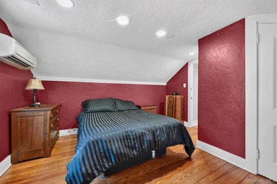 A rare waterfront gem! This beautifully reimagined 4-bedroom, 2 - photo 15