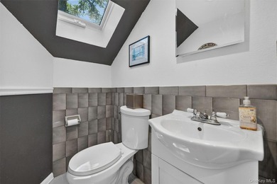 A rare waterfront gem! This beautifully reimagined 4-bedroom, 2 - photo 16