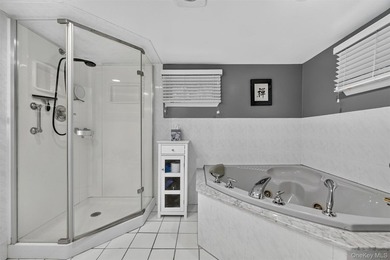 A rare waterfront gem! This beautifully reimagined 4-bedroom, 2 - photo 20