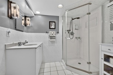 A rare waterfront gem! This beautifully reimagined 4-bedroom, 2 - photo 21
