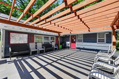 A rare waterfront gem! This beautifully reimagined 4-bedroom, 2 - photo 30
