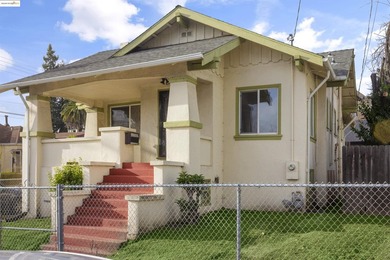 Welcome to this charming and roomy 1916 era single family home - photo 2