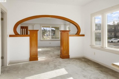 Welcome to this charming and roomy 1916 era single family home - photo 4