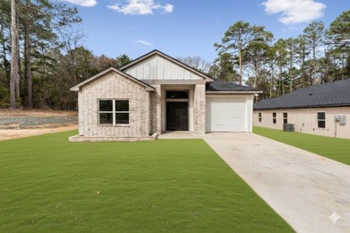 Lake Palestine Home For Sale in Bullard Texas