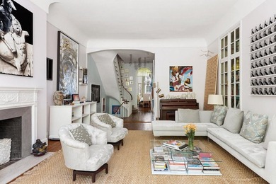 A sanctuary in the heart of the city. Moments from Central Park - photo 3