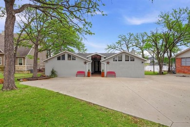 Lake Kiowa Home For Sale in Lake Kiowa Texas