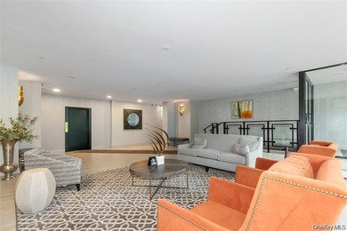 Discover Comfort And Convenience In This Spacious 2-Bedroom - photo 3