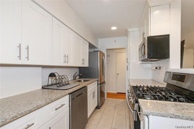 Discover Comfort And Convenience In This Spacious 2-Bedroom - photo 9