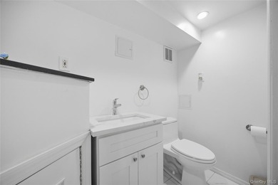 Sun filled, fully brick above ground 3 story townhouse with open - photo 16