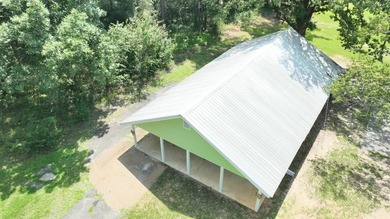 Discover the perfect starter home or weekend getaway in this - photo 4