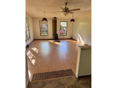 A welcoming 2-bedroom, 1.5bath home in the quiet Meadowbrook - photo 12