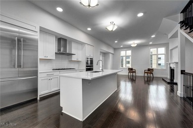 Nestled along the shores of Lake Erie in the exclusive 700 Lake - photo 10