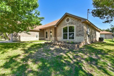 Large lots with a pool are becoming harder to find in this price - photo 6