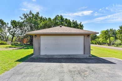 Large lots with a pool are becoming harder to find in this price - photo 8