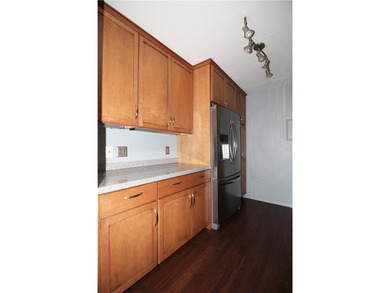 SOUGHT AFTER AND HARD TO FIND, 3 BEDROOM, 2 FULL BATH UNIT IN - photo 16