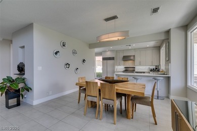 STUNNING RECENTLY RENOVATED CONTEMPORARY HOME ON AN OVERSIZED - photo 7