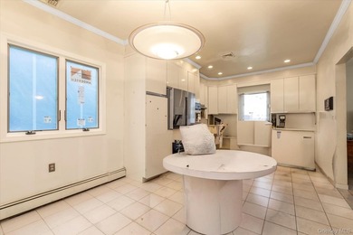 Welcome to this beautifully maintained Colonial-style home that - photo 5