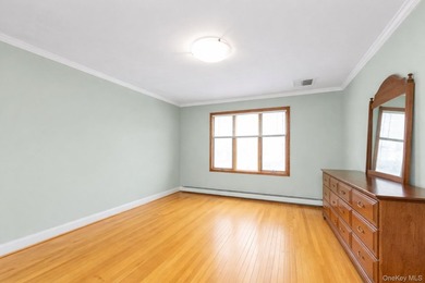 Welcome to this beautifully maintained Colonial-style home that - photo 9