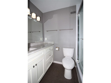 SOUGHT AFTER AND HARD TO FIND, 3 BEDROOM, 2 FULL BATH UNIT IN - photo 29