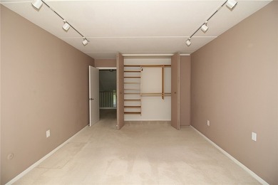 SOUGHT AFTER AND HARD TO FIND, 3 BEDROOM, 2 FULL BATH UNIT IN - photo 34