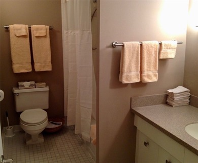 SOUGHT AFTER AND HARD TO FIND, 3 BEDROOM, 2 FULL BATH UNIT IN - photo 38