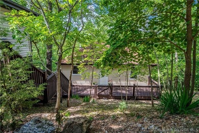 Welcome home to the perfect blend of comfort, outdoor living - photo 42