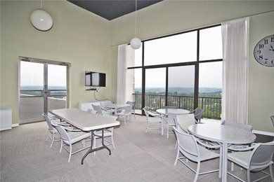 SOUGHT AFTER AND HARD TO FIND, 3 BEDROOM, 2 FULL BATH UNIT IN - photo 42