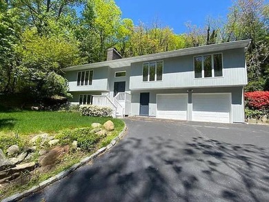This 11 room home has multiple entertaining, living and work - photo 3