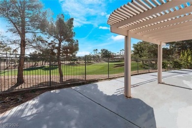 Beautifully positioned on the golf course inside the guard-gated - photo 4