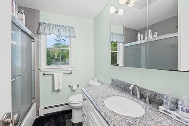 Welcome to this spacious and well-maintained 4-bedroom, 2.5-bath - photo 14
