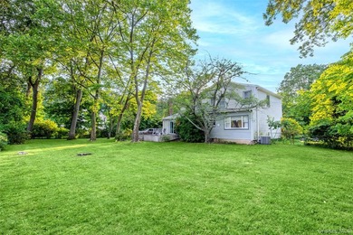 Welcome to this spacious and well-maintained 4-bedroom, 2.5-bath - photo 18