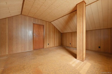 Cape Cod style detached home with 3/4 bedrooms and 1 full bath - photo 21
