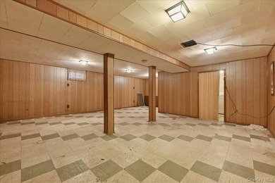 Cape Cod style detached home with 3/4 bedrooms and 1 full bath - photo 26