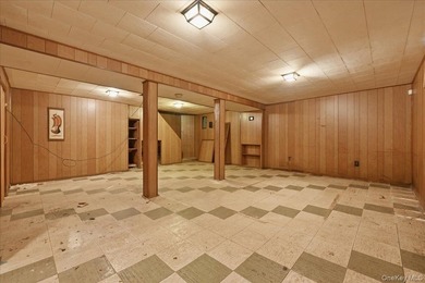 Cape Cod style detached home with 3/4 bedrooms and 1 full bath - photo 28